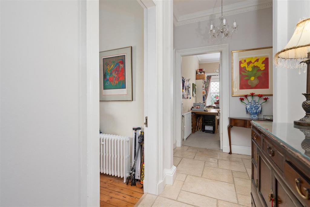 0009-1b King James Pl.JPG