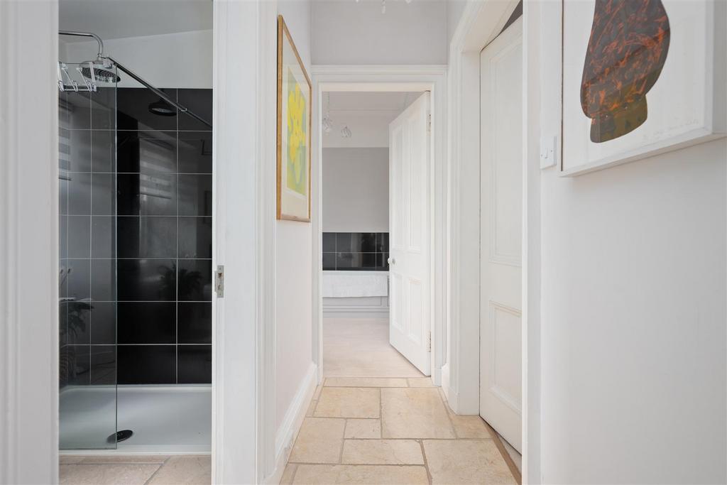 0011-1b King James Pl.JPG
