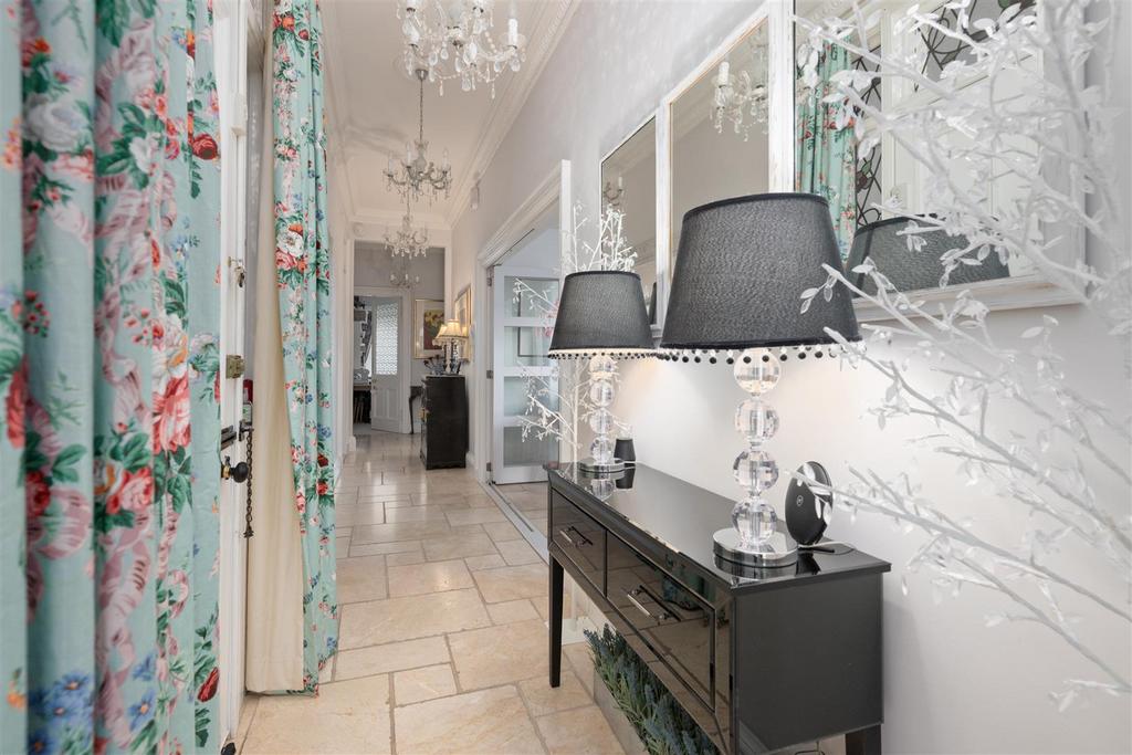 0012-1b King James Pl.JPG