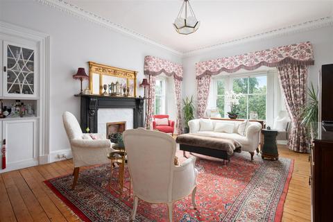4 bedroom apartment for sale, King James Place, Perth