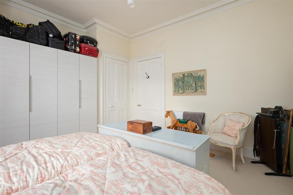 0033-1b King James Pl.JPG