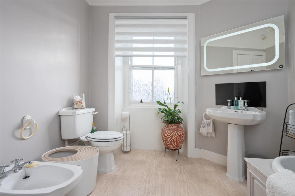 0038-1b King James Pl.JPG