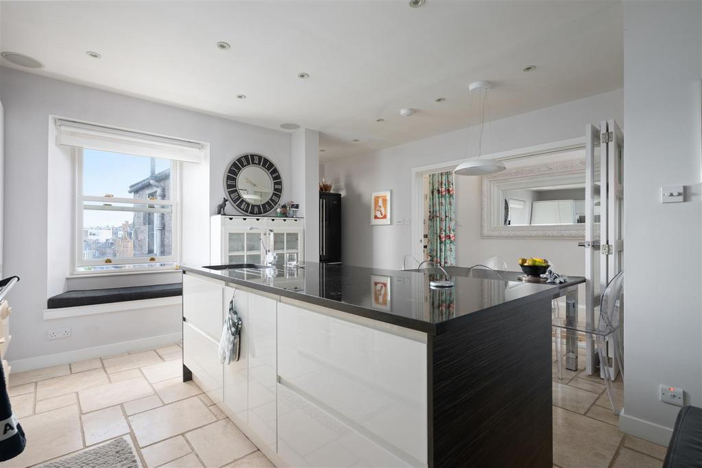 0024-1b King James Pl.JPG