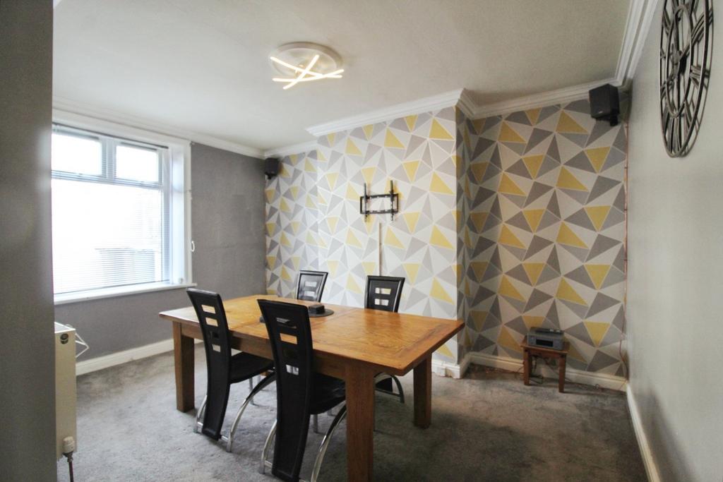 Sitting/Dining Room
