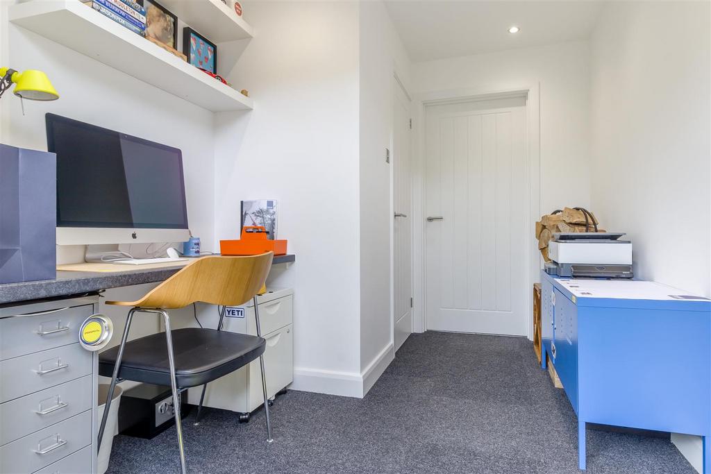 8609890-interior08.jpg
