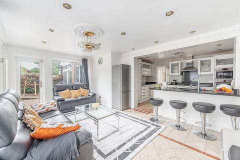 4 bedroom detached house for sale, Bowls Close, Stanmore, HA7