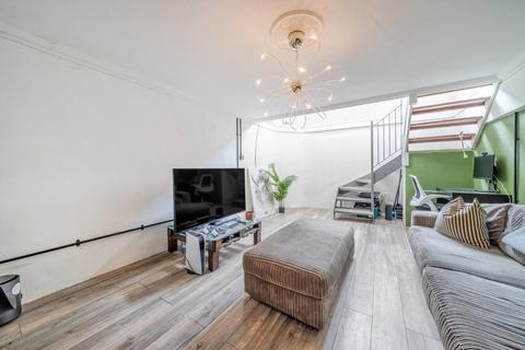 Thornbury Road, London, SW2