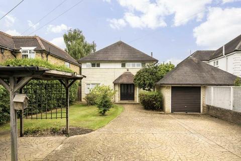 4 bedroom detached house for sale, Broad Lane, Hampton