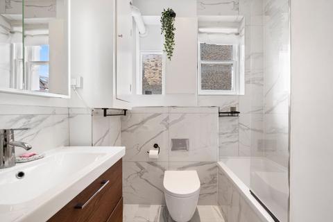 1 bedroom flat for sale, Vereker Road, Barons Court, London