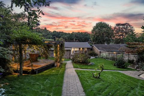 undefined, Greatwood Close, Chertsey KT16