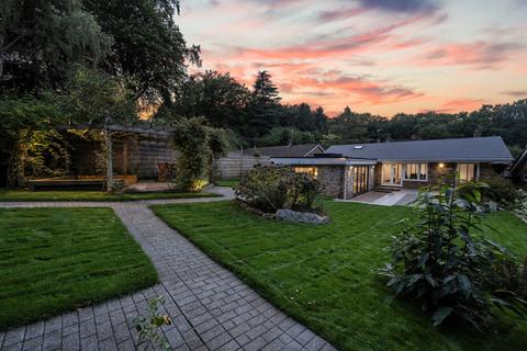 3 bedroom bungalow for sale, Greatwood Close, Chertsey KT16