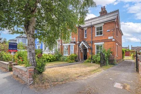 4 bedroom detached house for sale, Pembury Road, Tonbridge, TN9 2HX