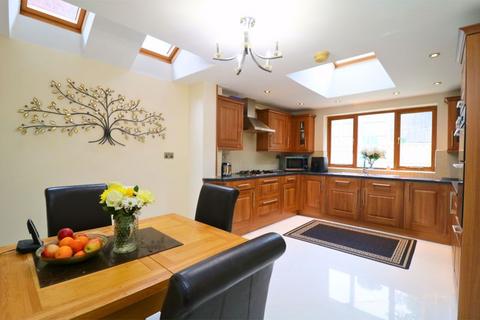 3 bedroom semi-detached house for sale, Follyhouse Close, Walsall