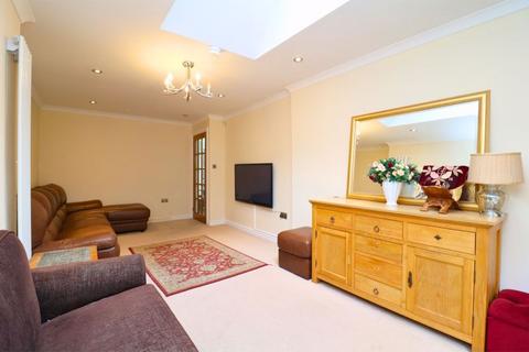 3 bedroom semi-detached house for sale, Follyhouse Close, Walsall