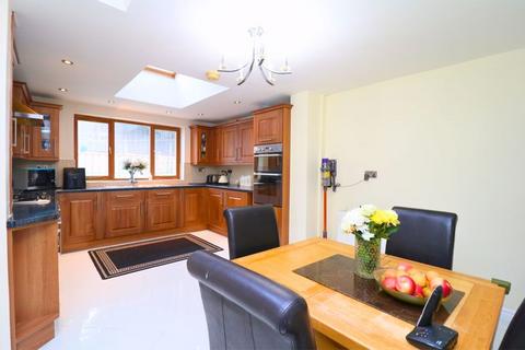 3 bedroom semi-detached house for sale, Follyhouse Close, Walsall