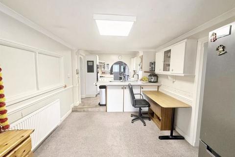 230 Blackberry Lane, Sutton Coldfield, B74 4JS