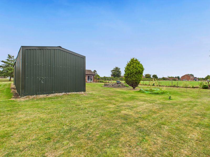 Large Shed/Garage