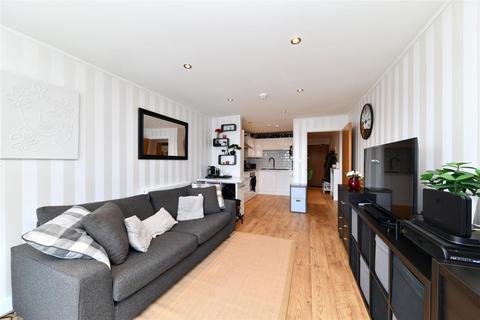 2 bedroom flat for sale, Monument Court, Woolners Way, Stevenage