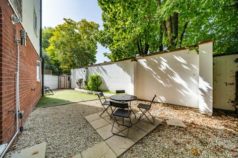 2 bedroom flat to rent, Stane Grove, Clapham, London, SW9