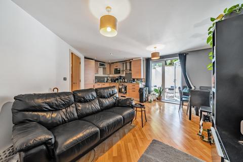 2 bedroom flat to rent, Stane Grove, Clapham, London, SW9