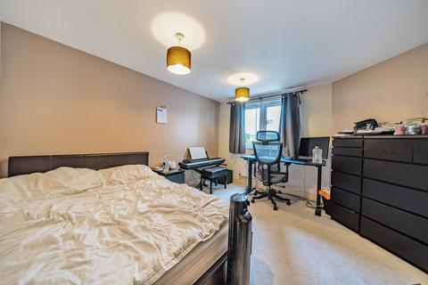 2 bedroom flat to rent, Stane Grove, Clapham, London, SW9