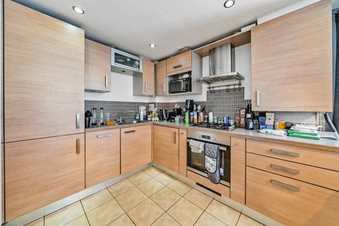 2 bedroom flat to rent, Stane Grove, Clapham, London, SW9