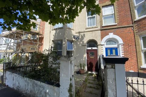 2 bedroom maisonette for sale, Station Avenue, Sandown