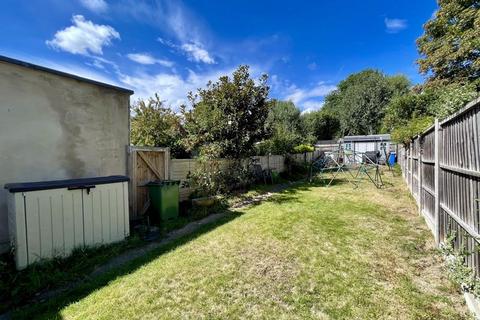 52 Vale Road, Claygate, Esher, KT10 0NJ