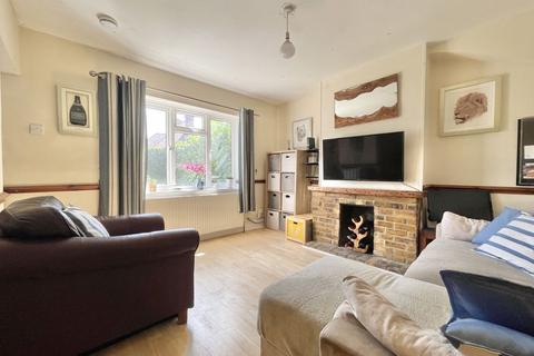 52 Vale Road, Claygate, Esher, KT10 0NJ