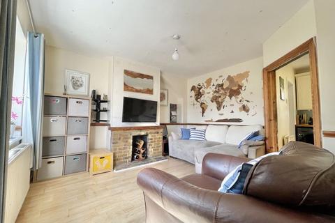 52 Vale Road, Claygate, Esher, KT10 0NJ