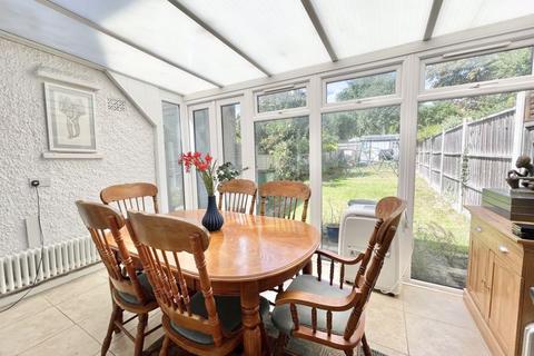 52 Vale Road, Claygate, Esher, KT10 0NJ
