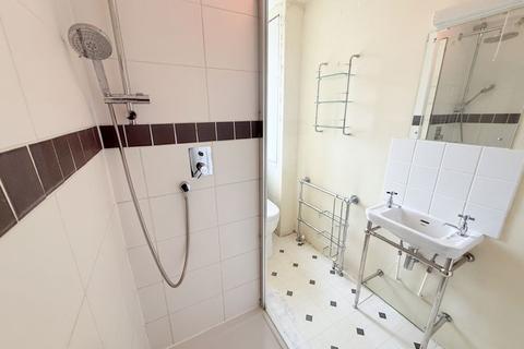 1 bedroom apartment for sale, Du Cane Court Balham High Road Balham SW17 7JY