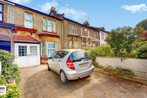 undefined, Hainault Road, Leytonstone, E11