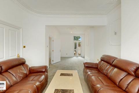 undefined, Hainault Road, Leytonstone, E11