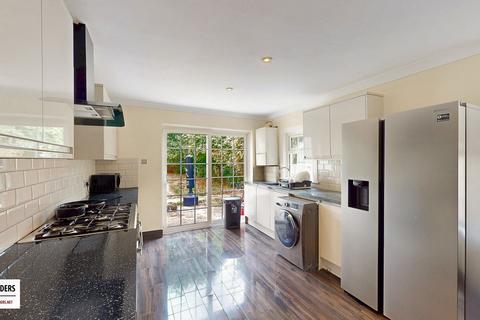 undefined, Hainault Road, Leytonstone, E11