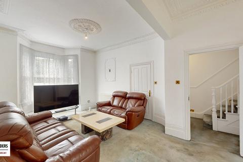 undefined, Hainault Road, Leytonstone, E11