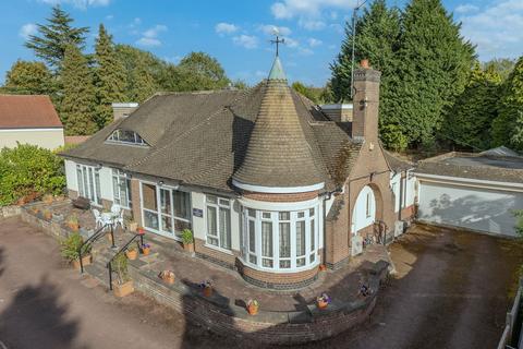 5 bedroom detached house for sale, Wigston Road, Leicester LE2