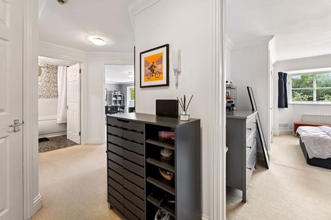 2 bedroom apartment for sale, Hayward Road, Thames Ditton, KT7