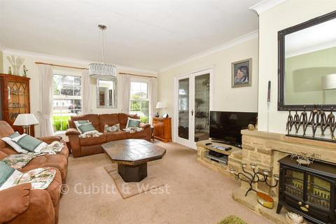 3 bedroom end of terrace house for sale, Green Lane, Northgate, West Sussex