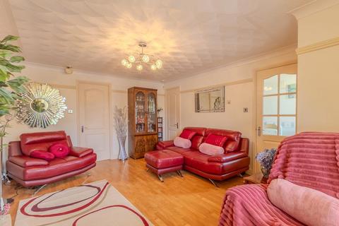 undefined, Glenluce Gardens, Moodiesburn, G69 0HN