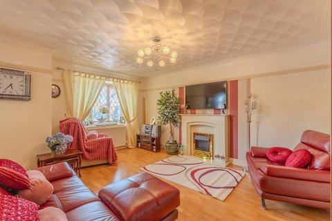 undefined, Glenluce Gardens, Moodiesburn, G69 0HN