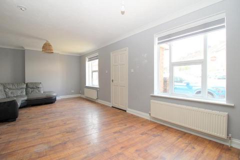 undefined, Winsdon Road, South Luton, Luton, Bedfordshire, LU1 5JT