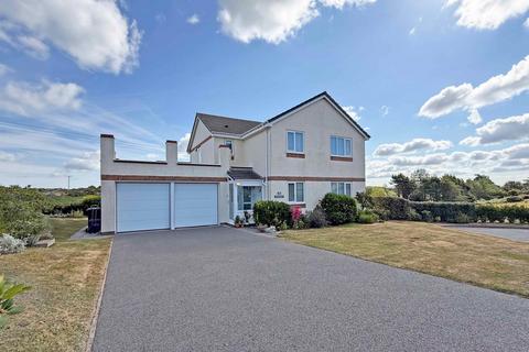 4 bedroom detached house for sale, Trearddur Road, Trearddur Bay, Holyhead, Isle of Anglesey, LL65