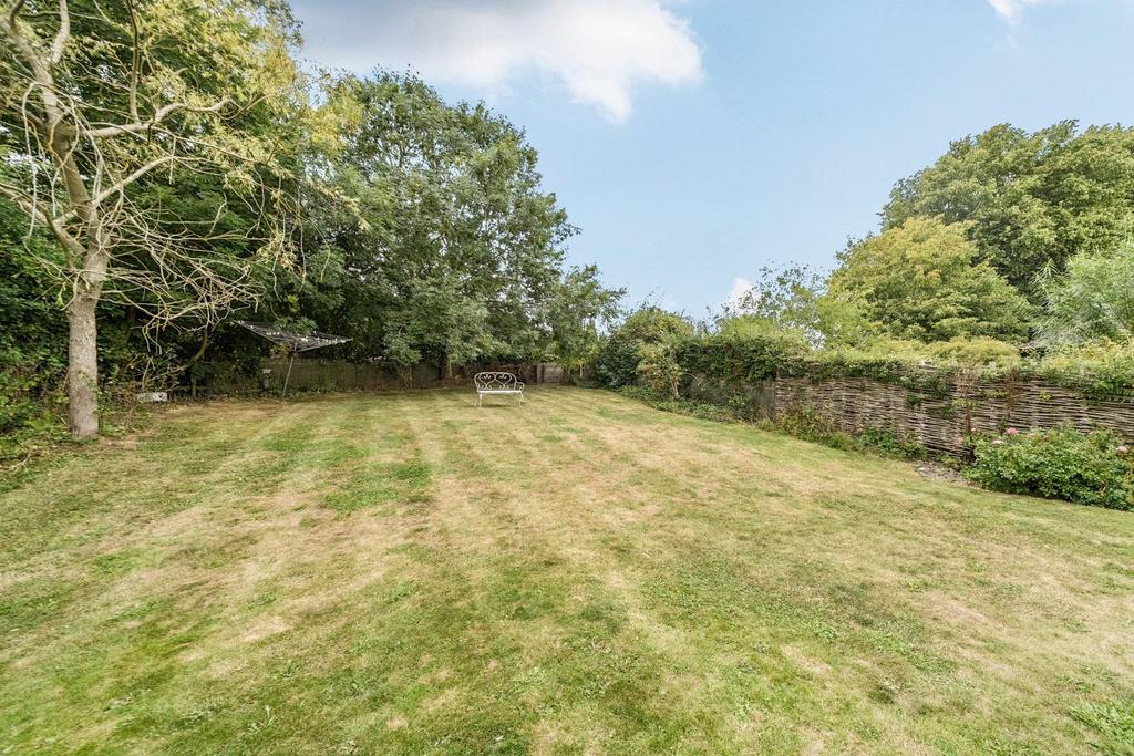 ANOTHER PART OF REAR GARDEN.jpg