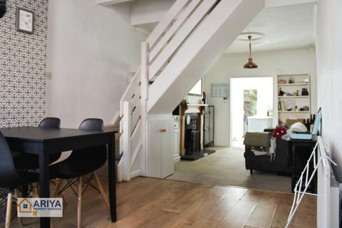 2 bedroom terraced house for sale, Avenue Road Extension, Clarendon Park, Leicester LE2