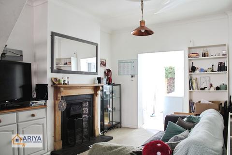2 bedroom terraced house for sale, Avenue Road Extension, Clarendon Park, Leicester LE2
