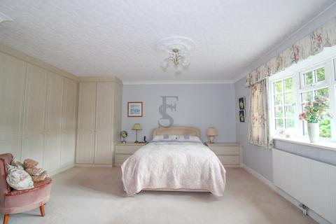 3 bedroom detached bungalow for sale, Lakeside Court, Thurnby Village