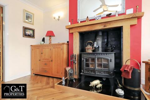 3 bedroom semi-detached house for sale, Foundry Road, Kingswinford