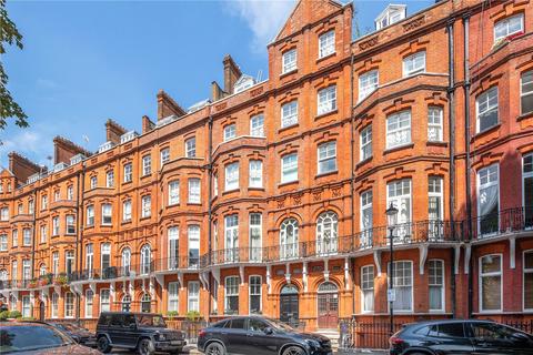 Kensington Court, London, W8