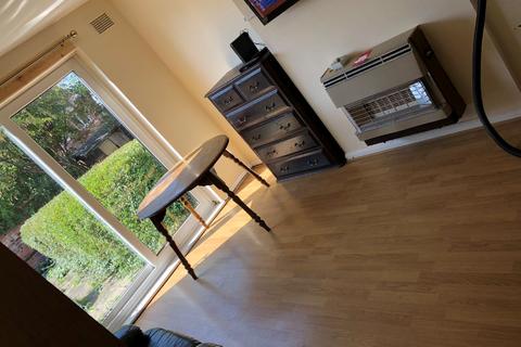 4 bedroom flat to rent, Nottingham NG7